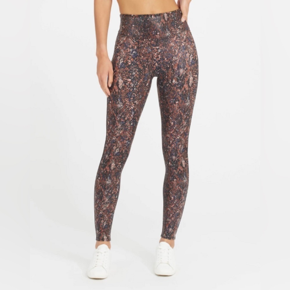 SPANX FAUX LEATHER SNAKE SHINE LEGGINGS Size Medium